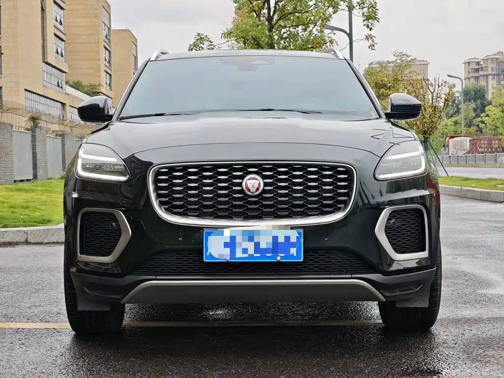 Jaguar E-PACE — миниатюра 5