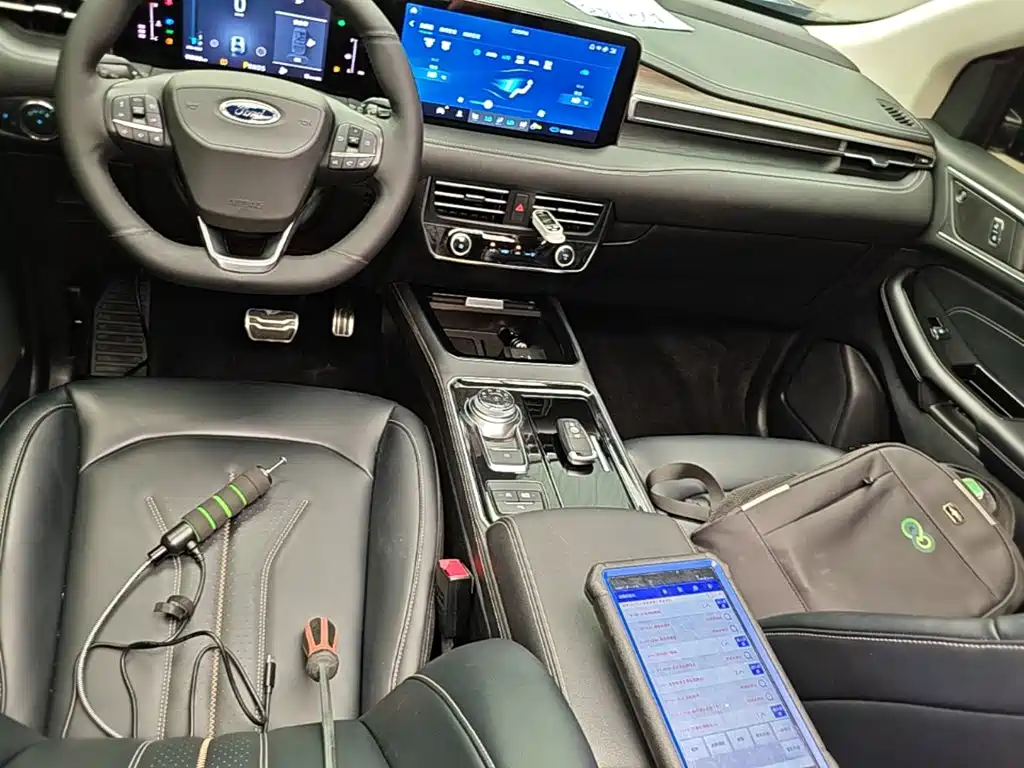 Ford Edge — миниатюра 14
