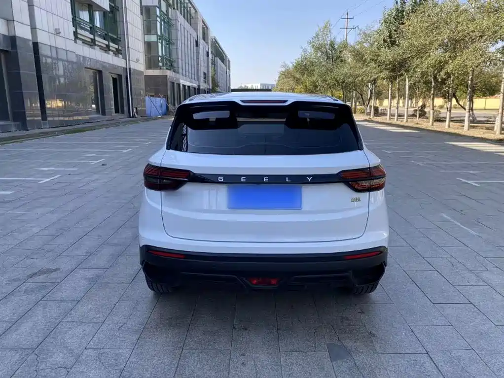Geely Binyue — миниатюра 10