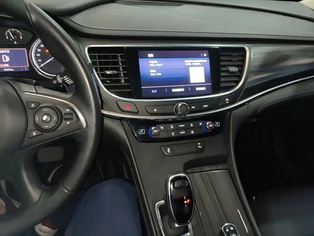 Buick LaCrosse — миниатюра 10