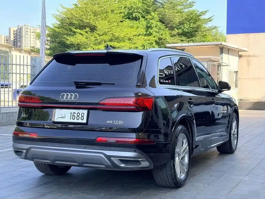 Audi Q7 — миниатюра 3