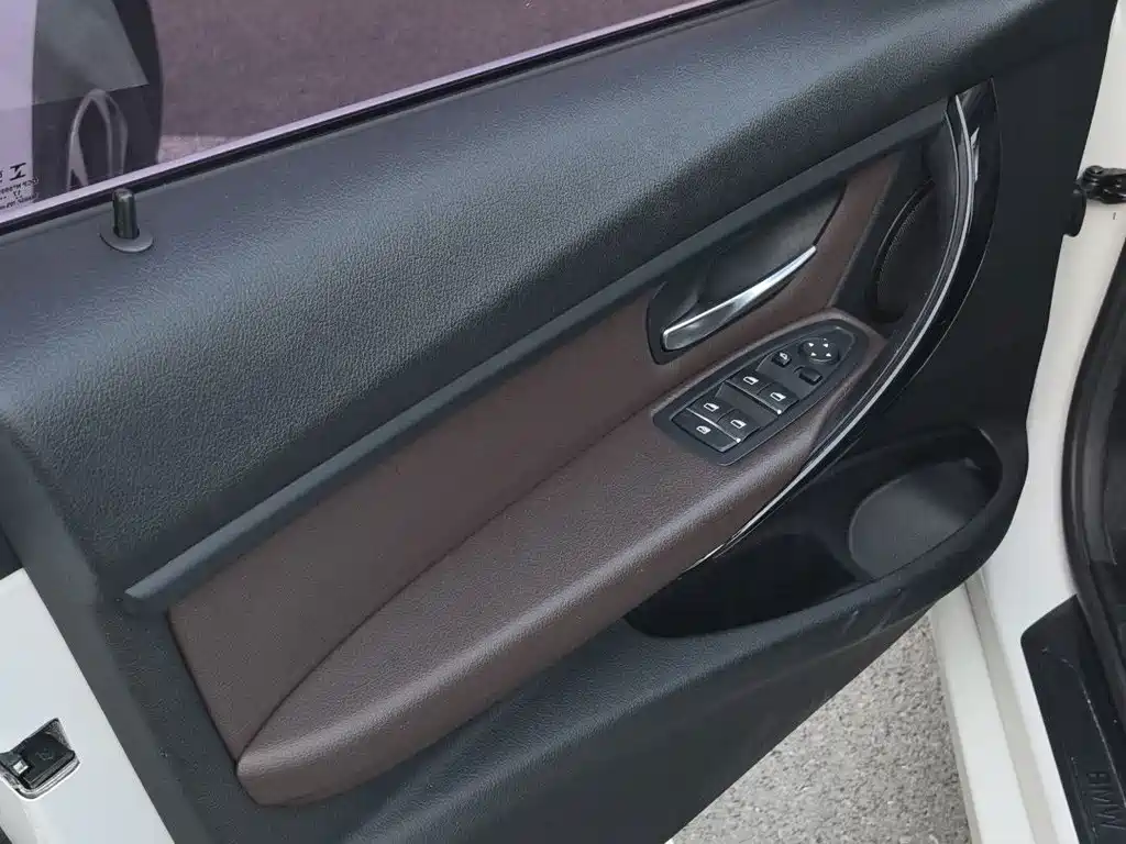 BMW 3 Series — миниатюра 13
