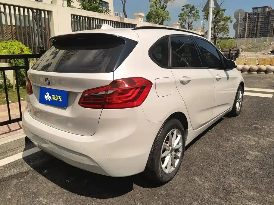 BMW 2 Series Active Tourer — миниатюра 3