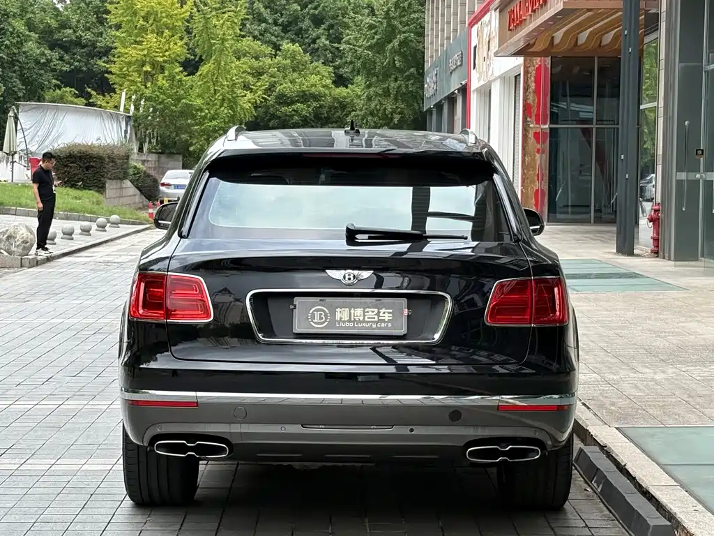 Bentley Bentayga — миниатюра 5
