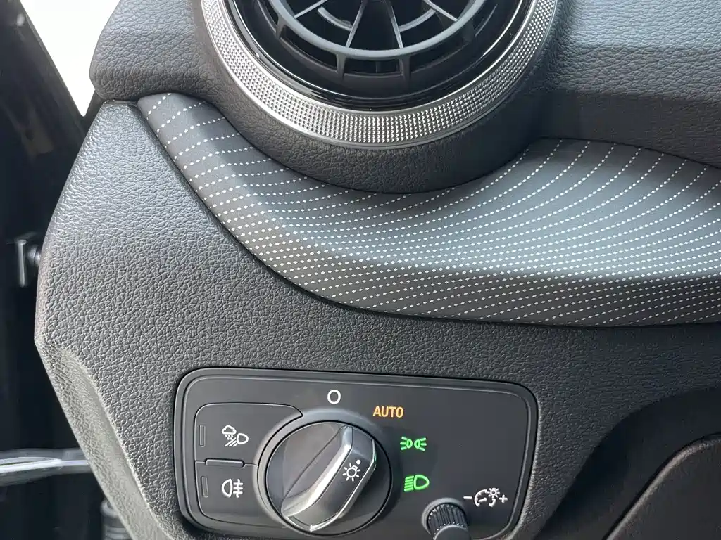 Audi Q2L — миниатюра 12