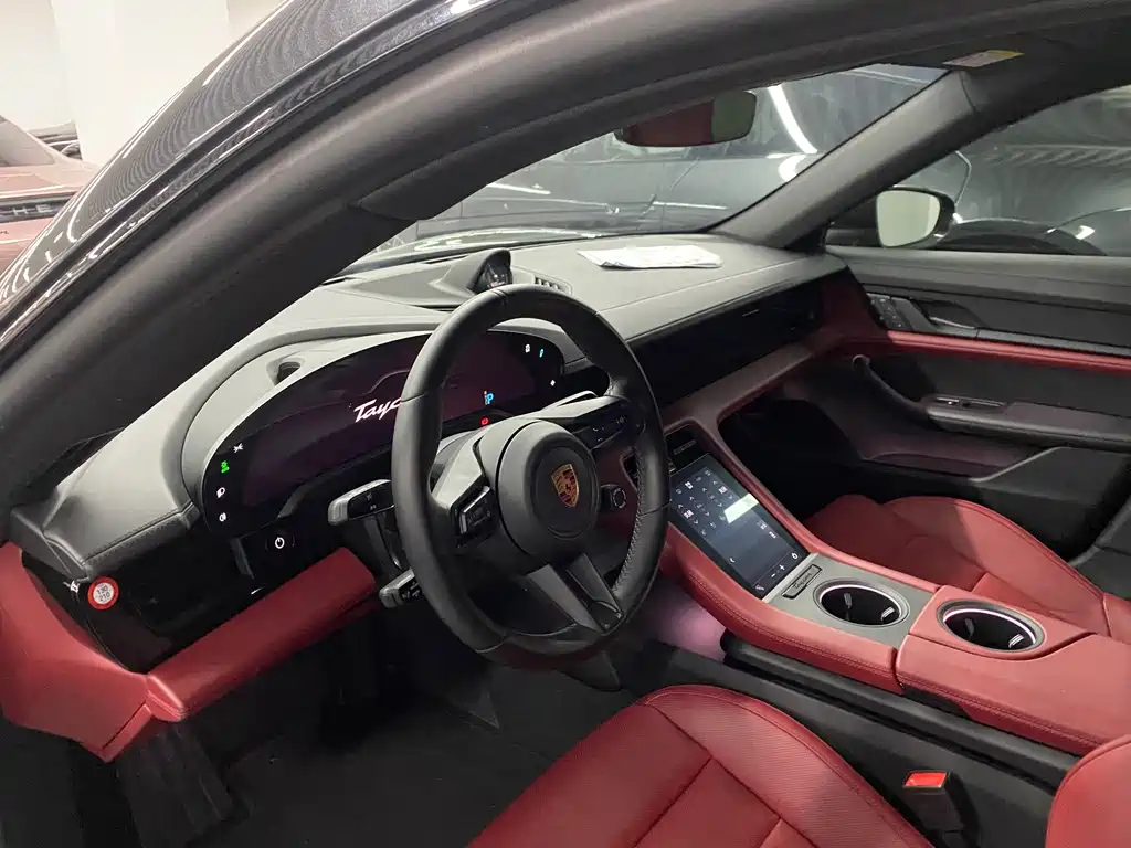 Porsche Taycan — миниатюра 4