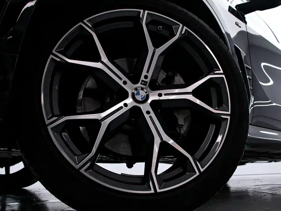 BMW X5 — миниатюра 17