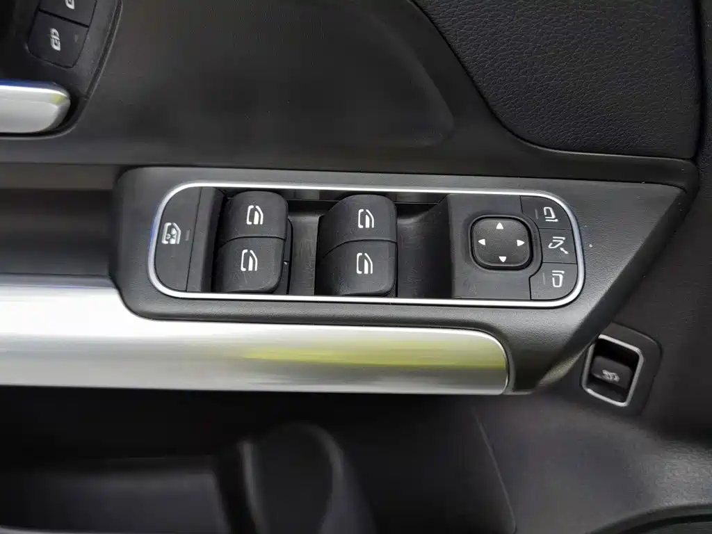 Mercedes-Benz EQA — миниатюра 9