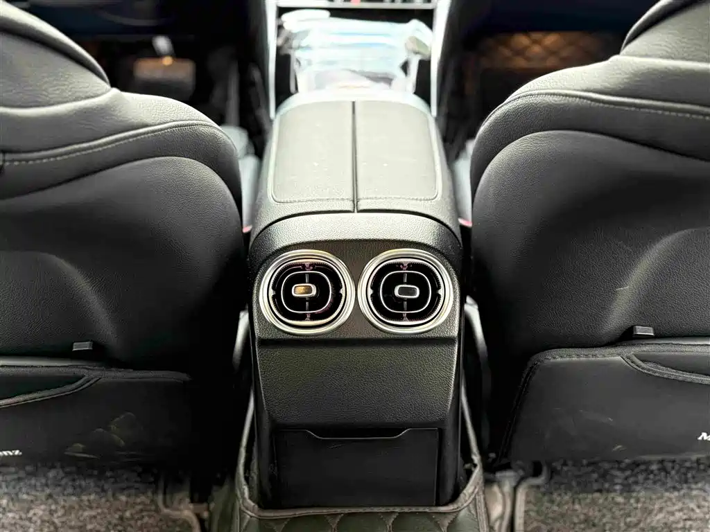 Mercedes-Benz C-Class — миниатюра 27