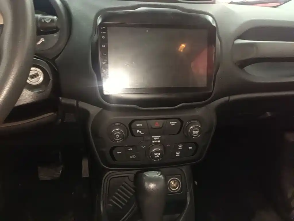 Jeep Renegade — миниатюра 13