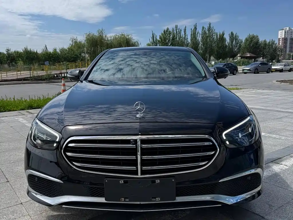 Mercedes-Benz E-Class — миниатюра 2