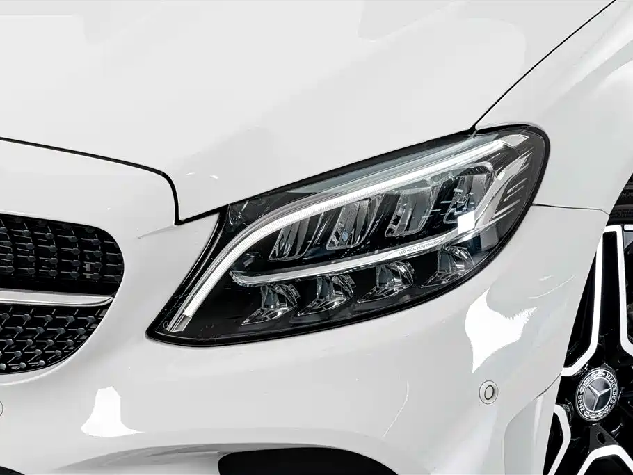 Mercedes-Benz C-Class — миниатюра 4
