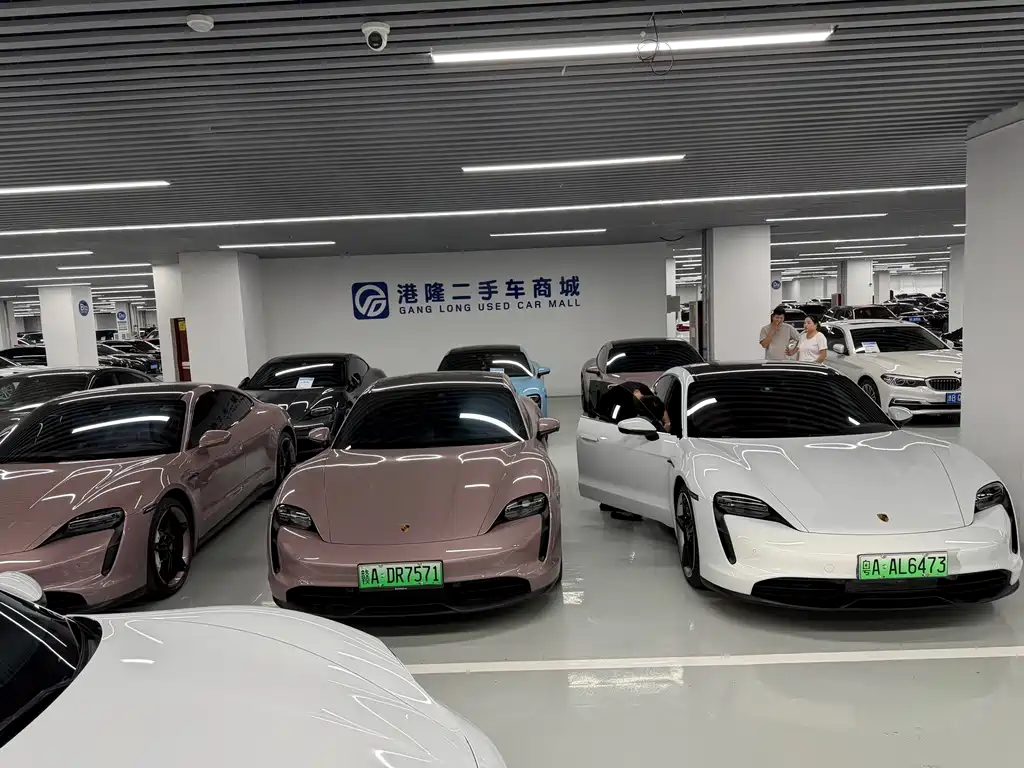 Porsche Taycan — миниатюра 18