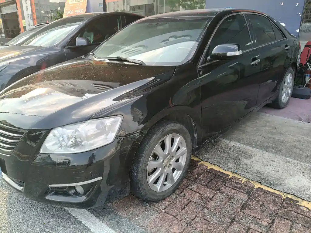 Toyota Camry — миниатюра 2