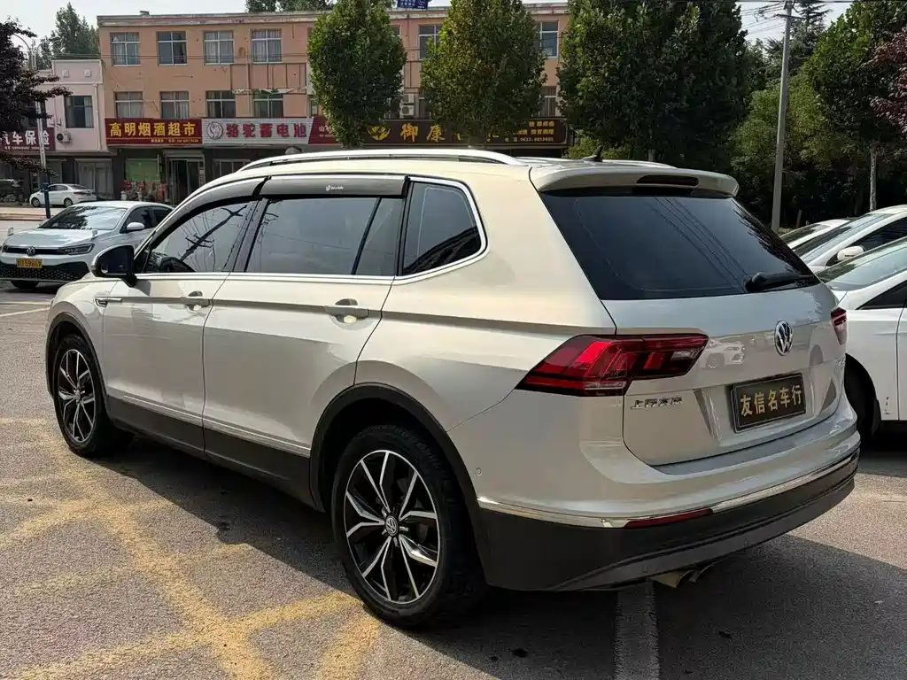 Volkswagen Tiguan L — миниатюра 5