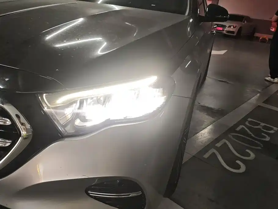 Mercedes-Benz E-Class — миниатюра 5