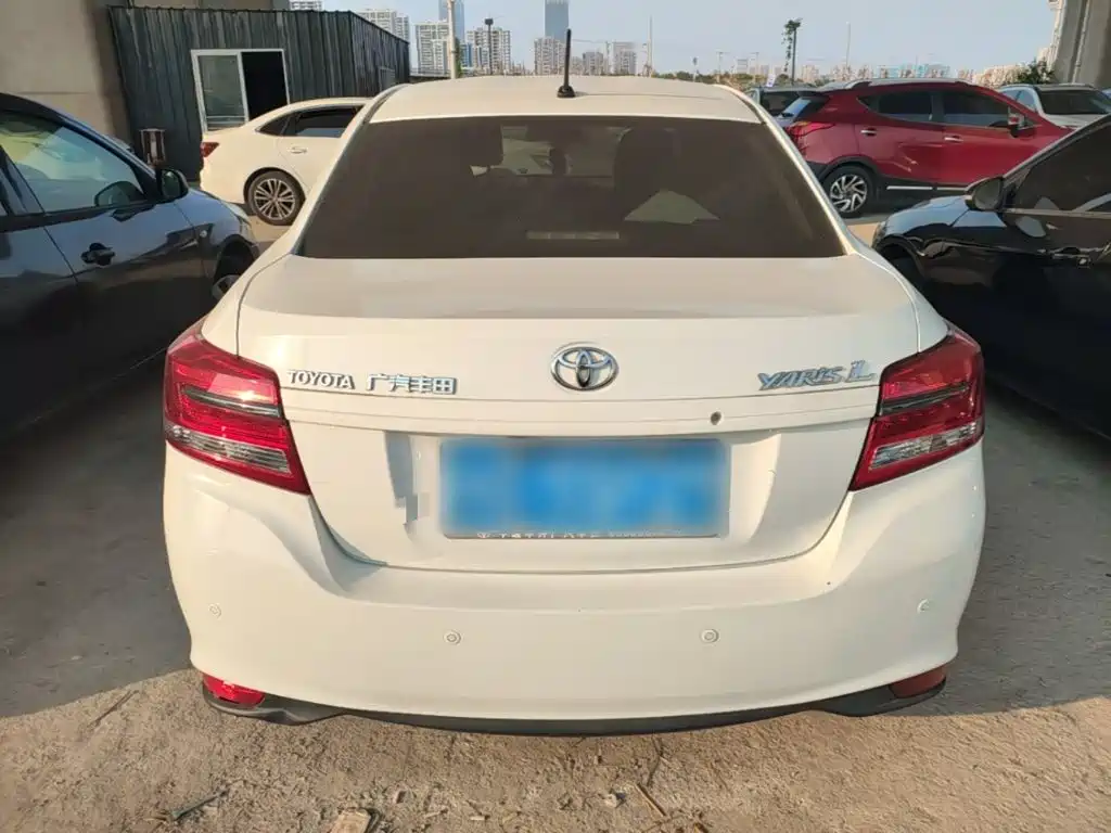 Toyota Yaris L — миниатюра 6