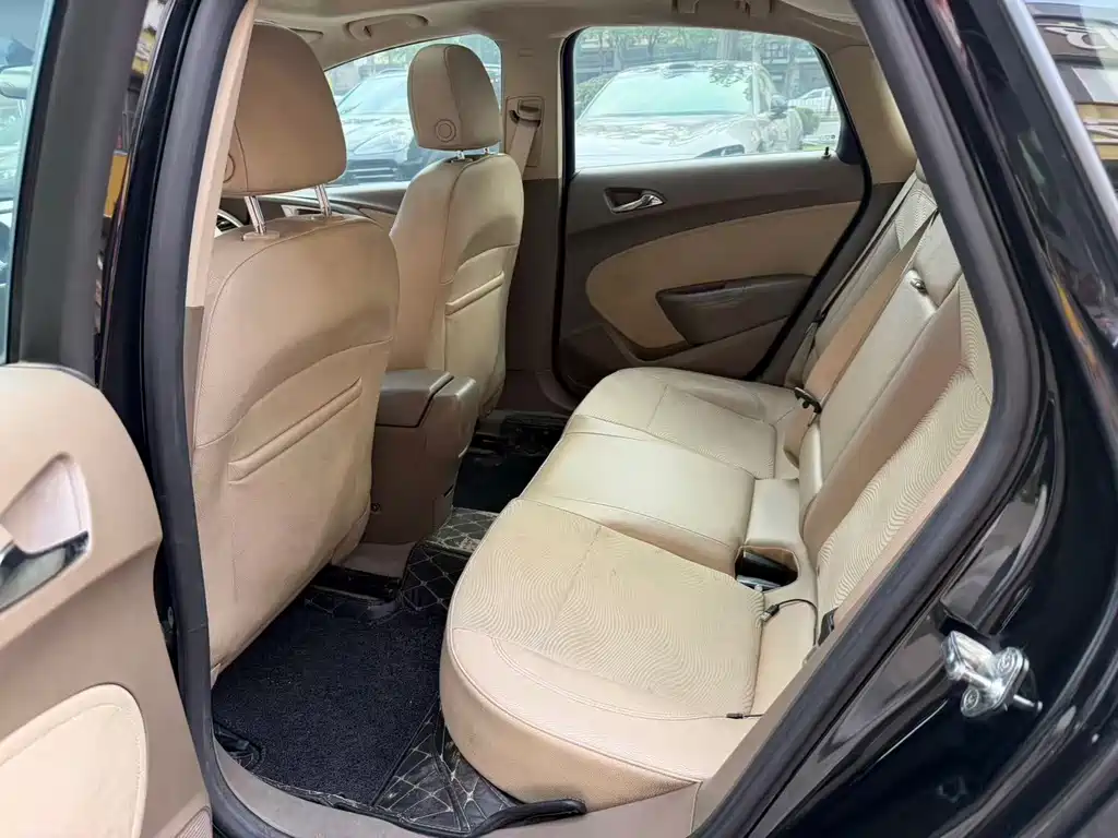 Buick Excelle — миниатюра 9