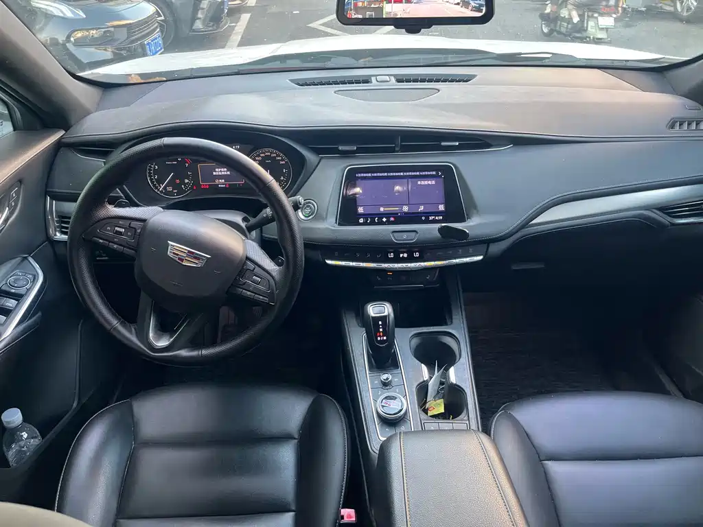 Cadillac XT4 — миниатюра 6