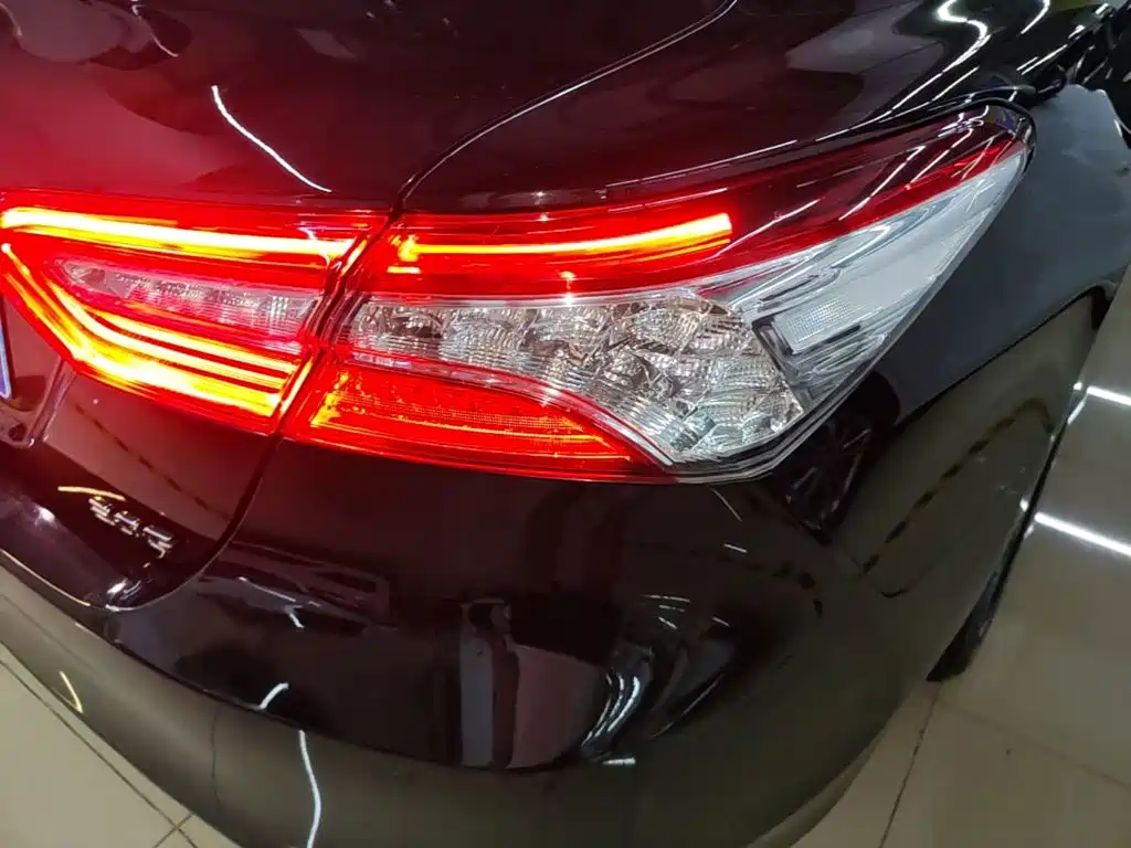 Toyota Camry — миниатюра 8