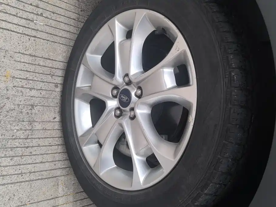 Ford Kuga — миниатюра 6