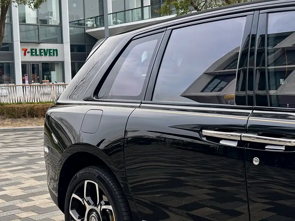 ROLLS-ROYCE CULLINAN