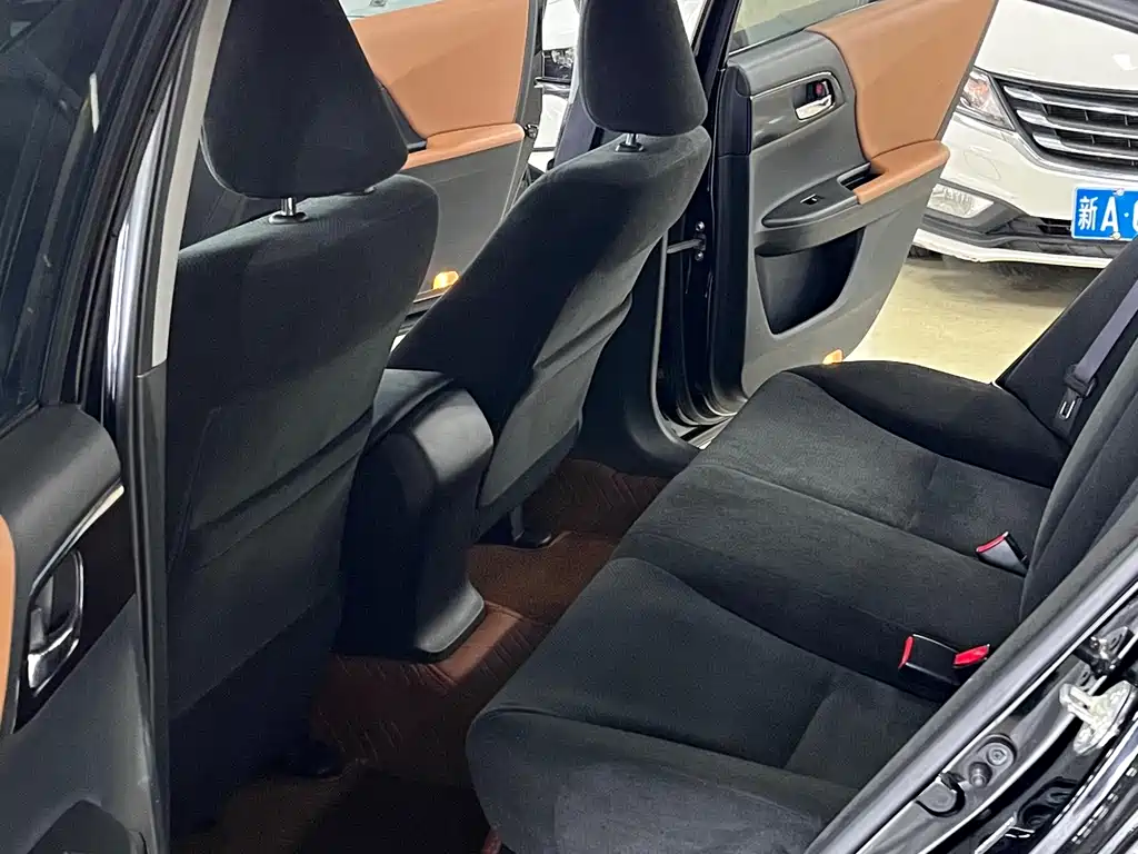 Honda Accord — миниатюра 6