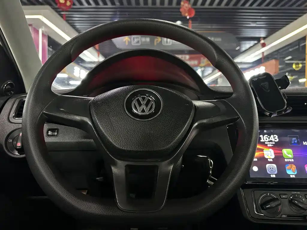 Volkswagen Santana — миниатюра 4