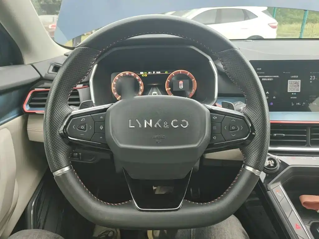 Lynk & Co 06 — миниатюра 11