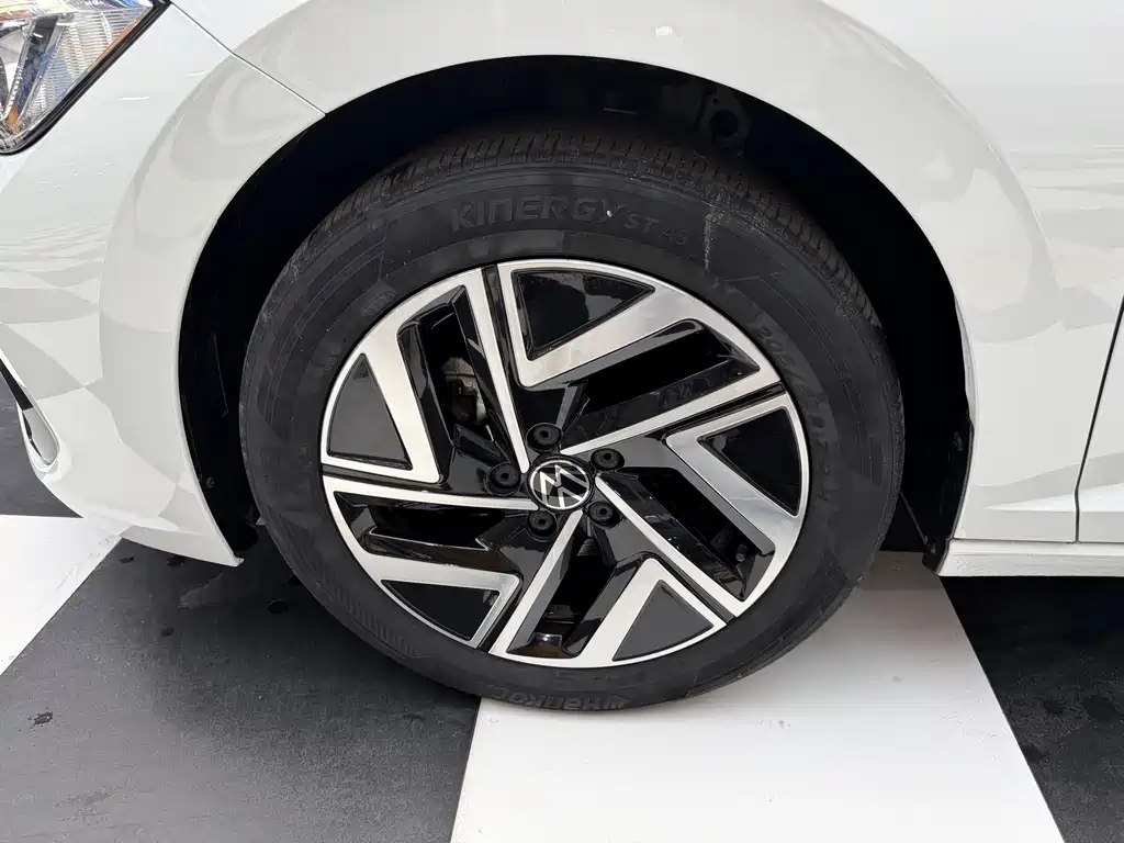 Volkswagen Sagitar — миниатюра 16