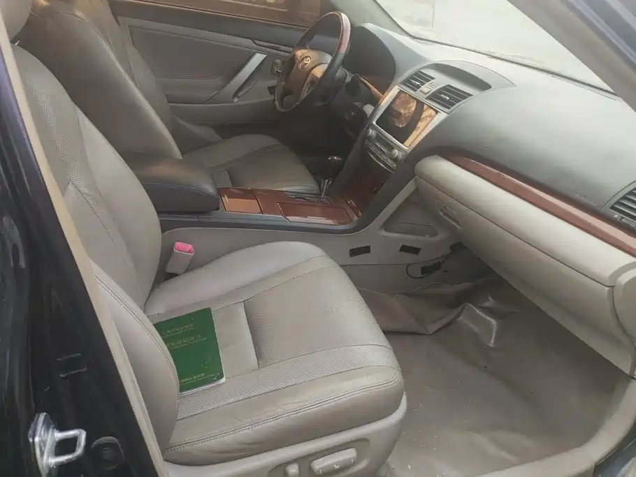 Toyota Camry — миниатюра 8