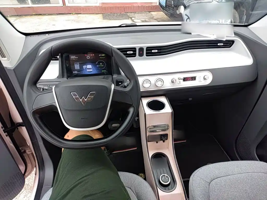Wuling MINIEV — миниатюра 10