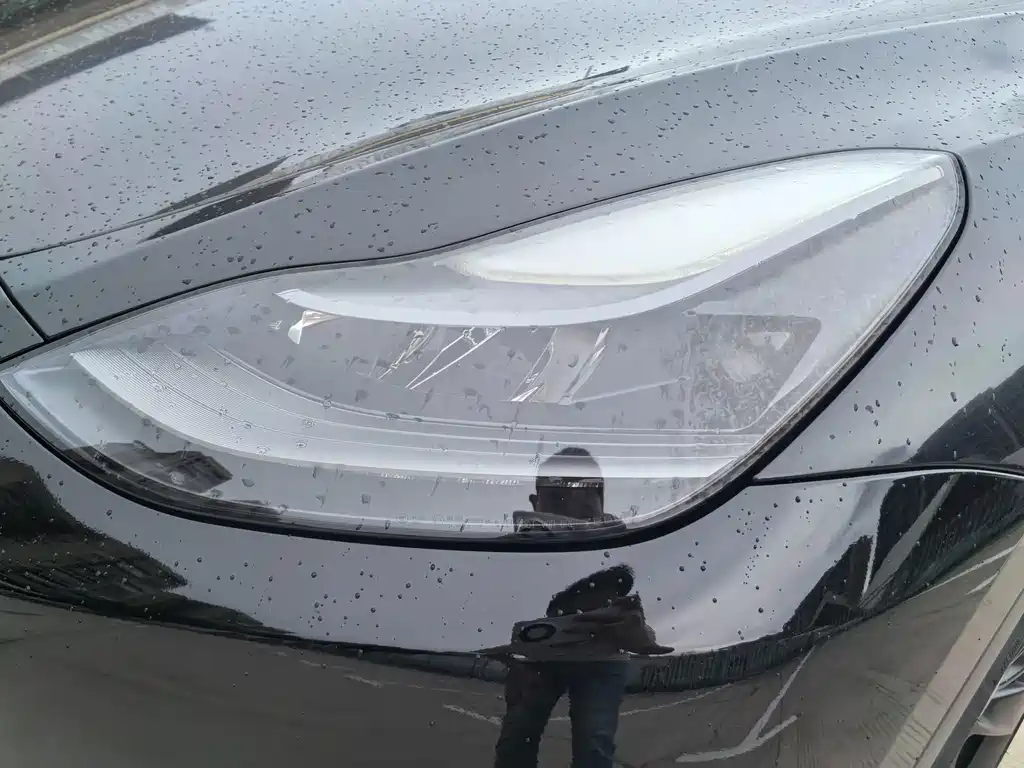 Tesla Model Y — миниатюра 29