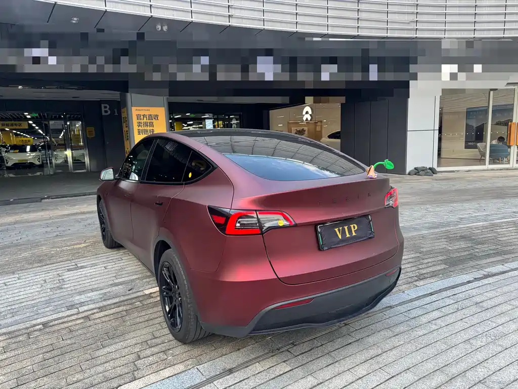 Tesla Model Y — миниатюра 11