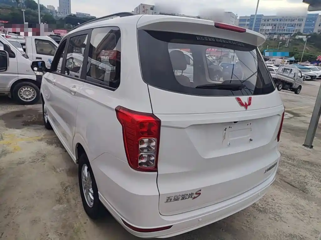 Wuling Hongguang — миниатюра 5
