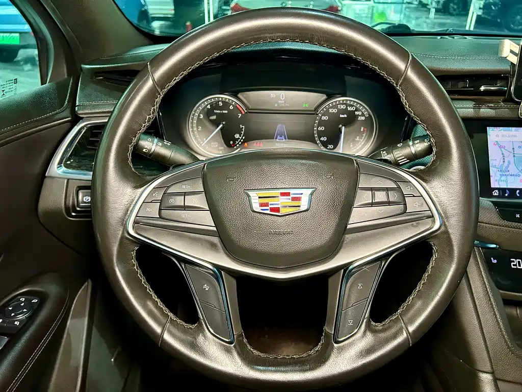 Cadillac XT5 — миниатюра 11
