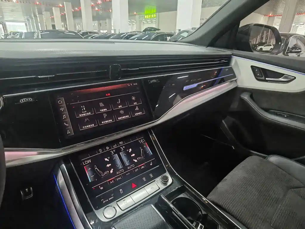 Audi Q8 — миниатюра 11