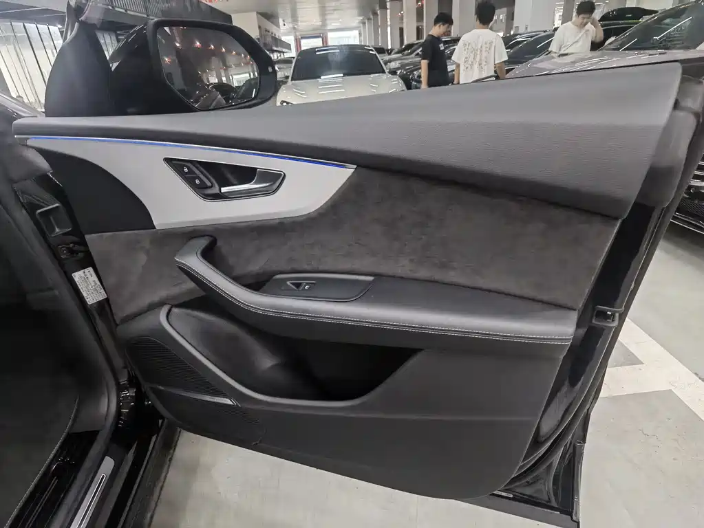 Audi Q8 — миниатюра 22