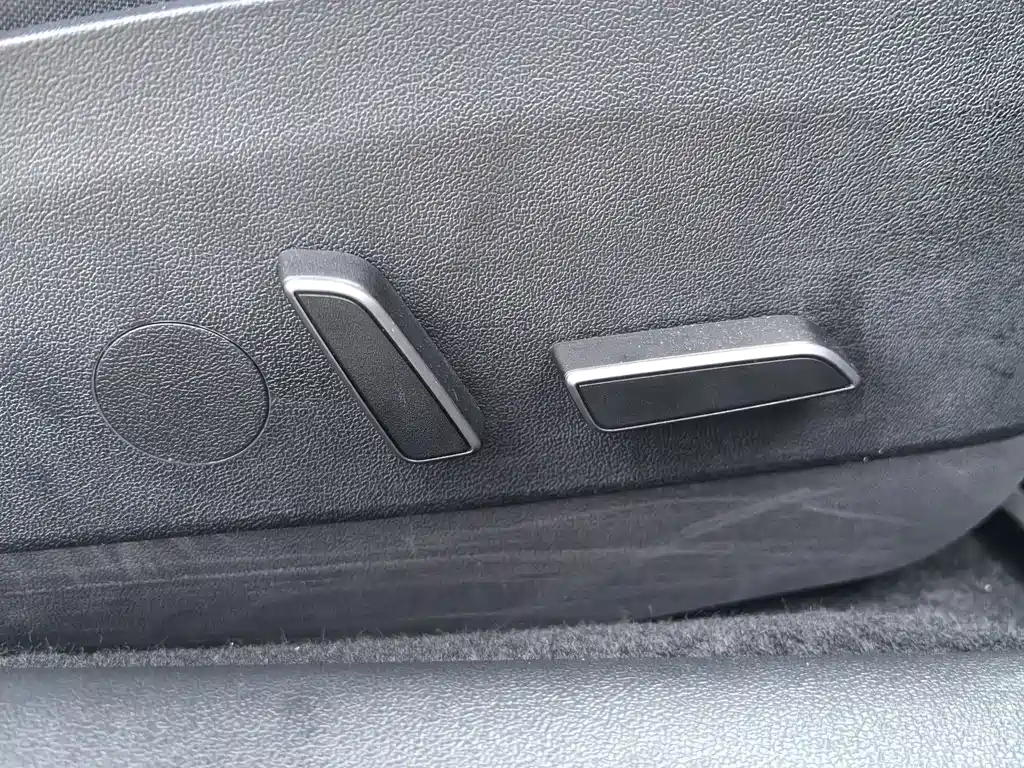Tesla Model 3 — миниатюра 24