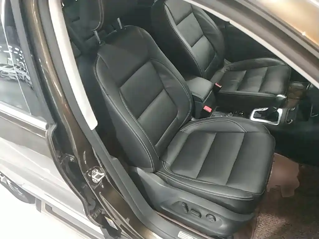 Volkswagen Tiguan — миниатюра 25