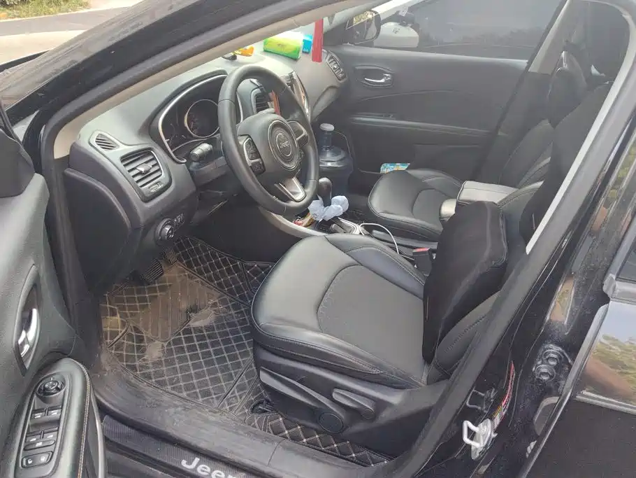 Jeep Compass — миниатюра 9