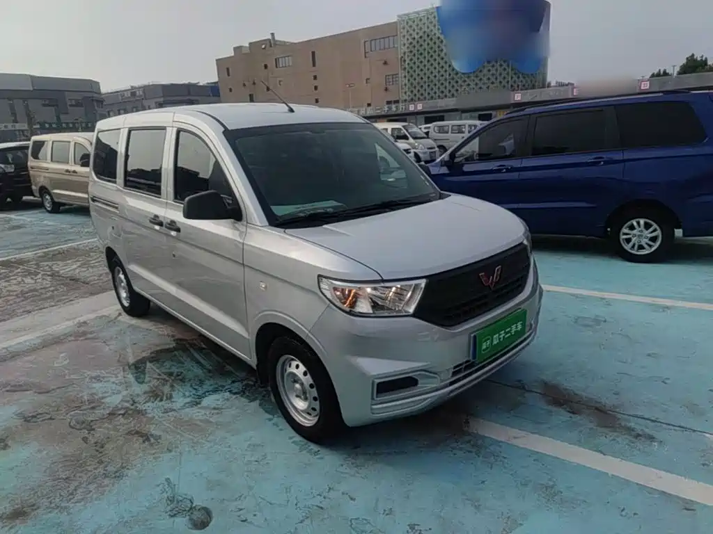 Wuling Hongguang V — миниатюра 4