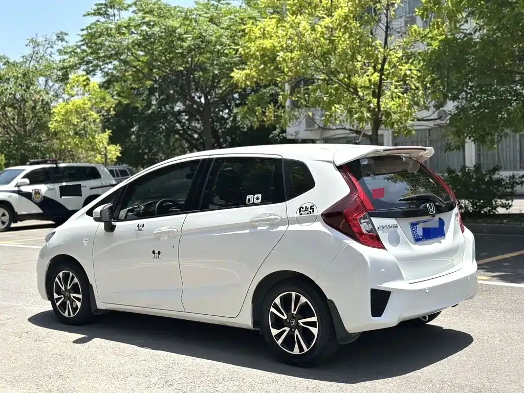 Honda Fit — миниатюра 5
