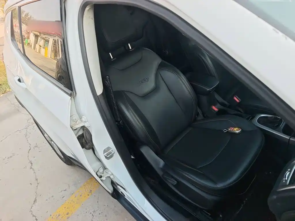 Jeep Compass — миниатюра 25
