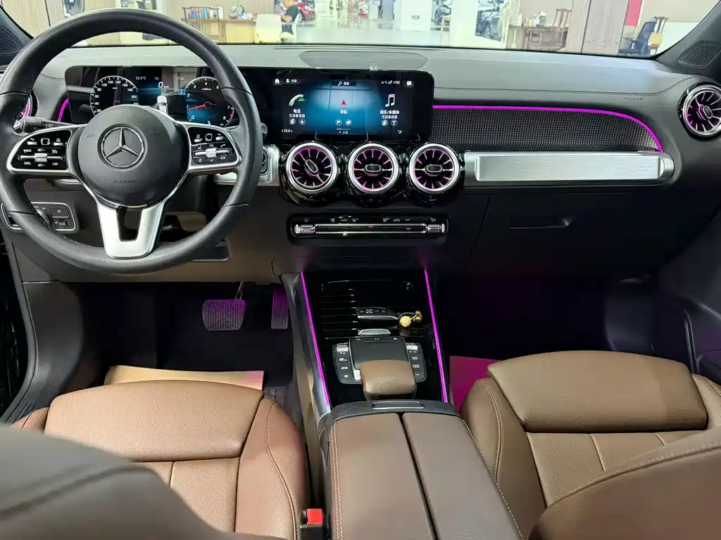 Mercedes-Benz GLB — миниатюра 9