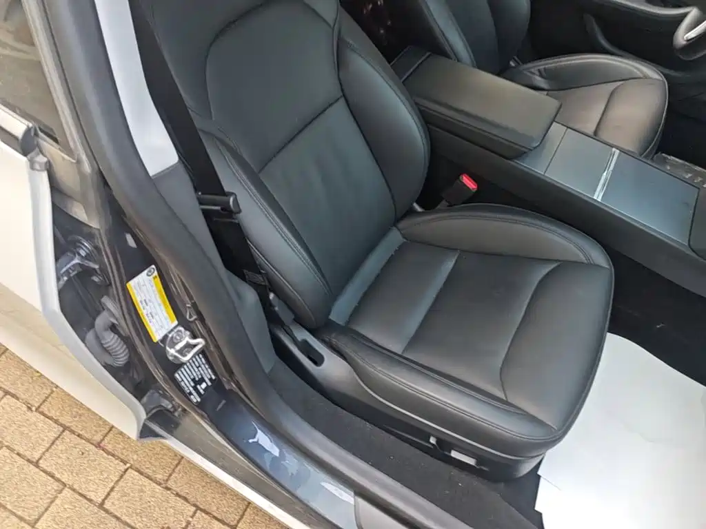 Tesla Model 3 — миниатюра 25