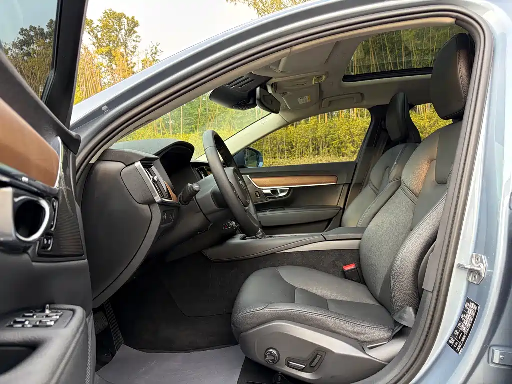 Volvo S90 — миниатюра 13
