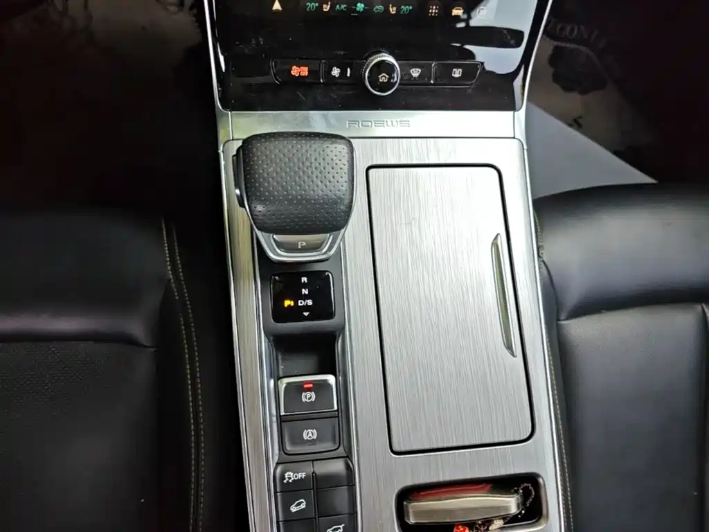 Roewe RX5 — миниатюра 12