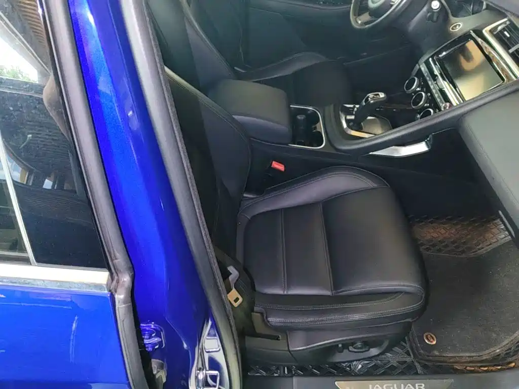 Jaguar E-PACE — миниатюра 25