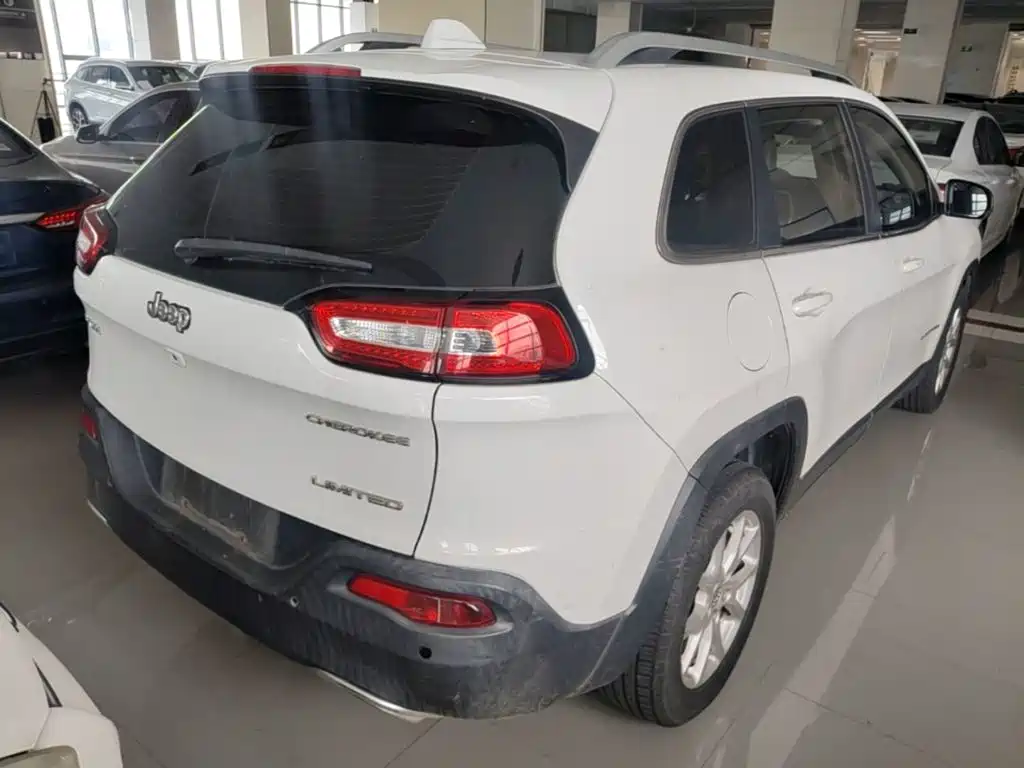 Jeep Cherokee — миниатюра 7